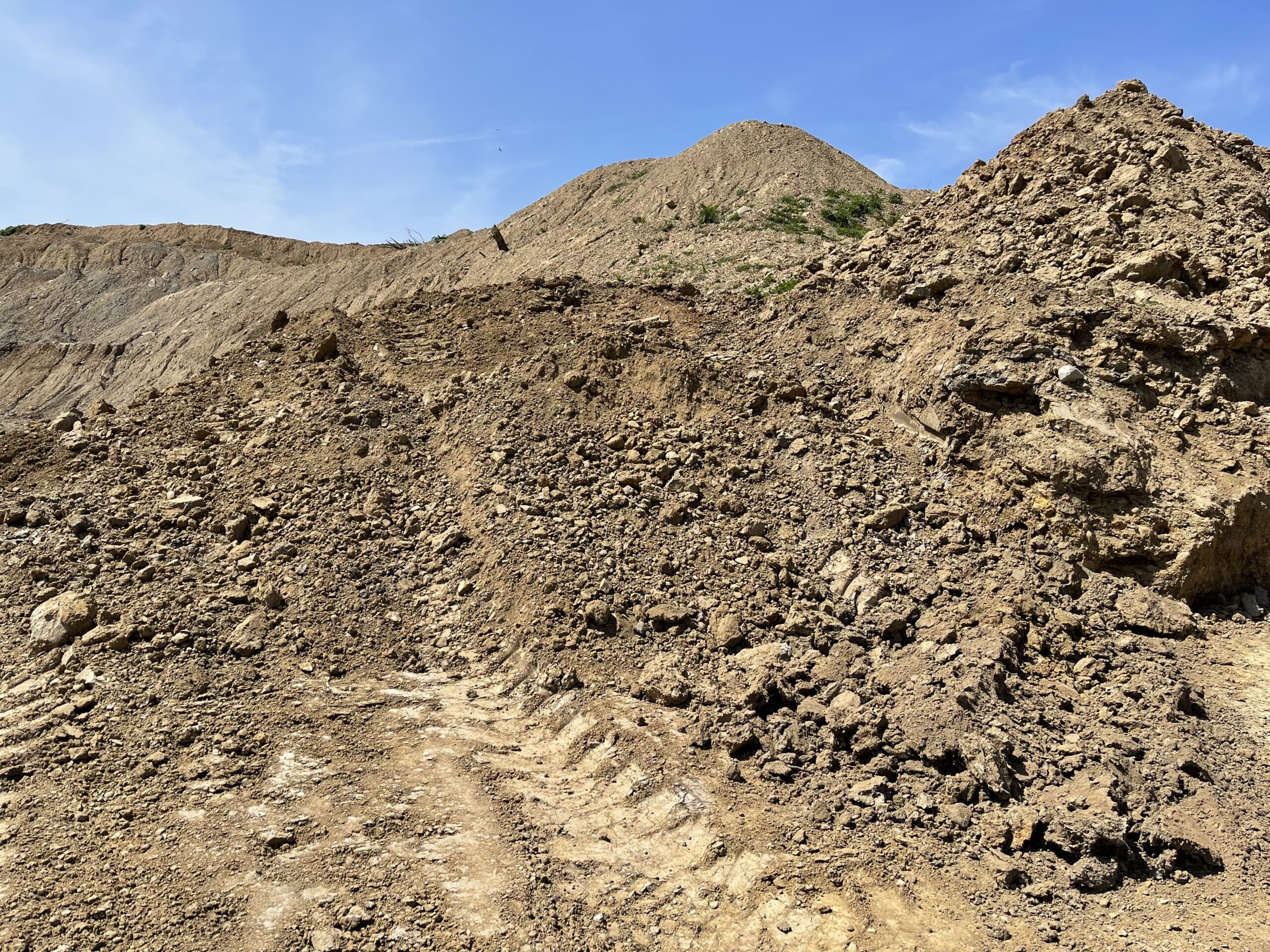 Dirt/Topsoil D&M Rocks